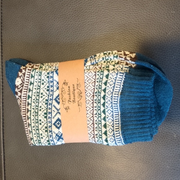 Women's Nordic Patterned Socks -3 Pair Green, Brown, Blue - Picture 4 of 5